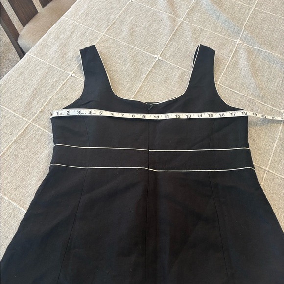 LOFT Black Linen Blouse with White Accents - Worn Once - Picture 6 of 9